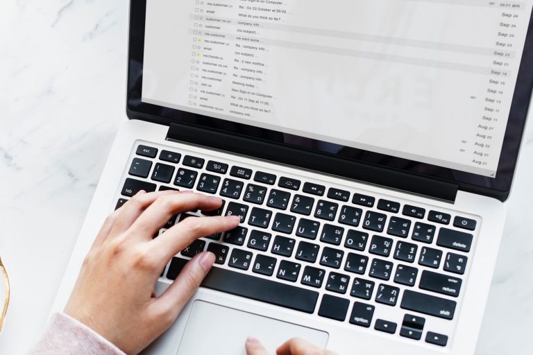 aerial-blog-blogger-990819