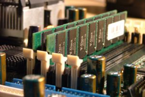 memory-chips-on-motherboard-1511895_Copyright Freeimages